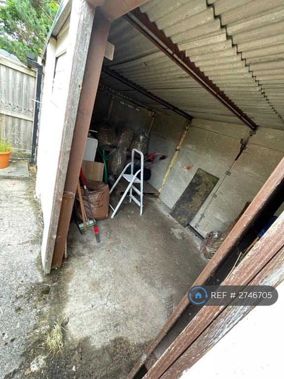 Garage / Shed