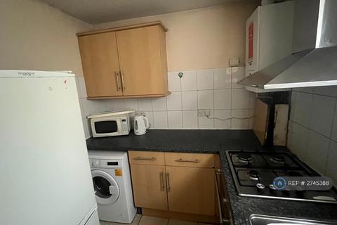 2 bedroom flat to rent, Pitshanger Lane, London, W5