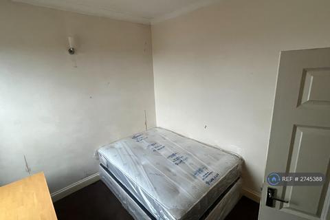 2 bedroom flat to rent, Pitshanger Lane, London, W5
