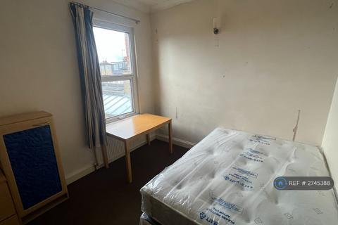 2 bedroom flat to rent, Pitshanger Lane, London, W5