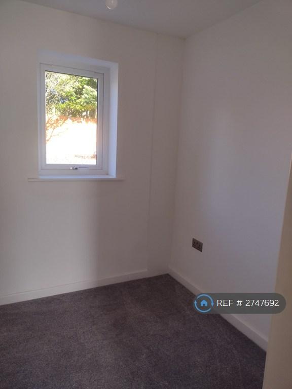 Office/Bedroom 4
