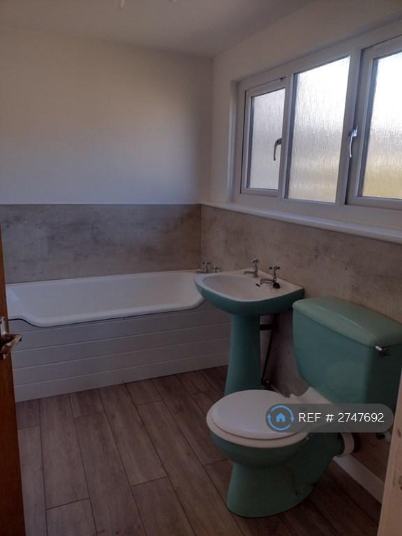 Upstairs Bathroom