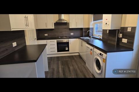 2 bedroom terraced house to rent, Hencroft, Leek, ST13