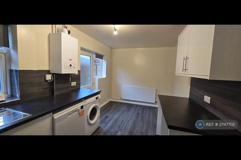 2 bedroom terraced house to rent, Hencroft, Leek, ST13