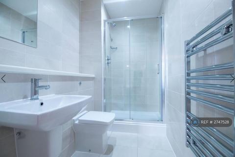 2 bedroom flat to rent, Michigan Point Tower B, Salford, M50