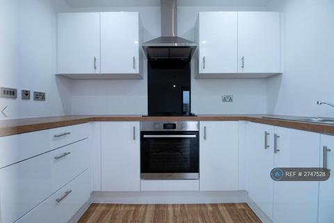 2 bedroom flat to rent, Michigan Point Tower B, Salford, M50