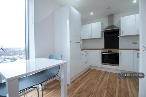 2 bedroom flat to rent, Michigan Point Tower B, Salford, M50