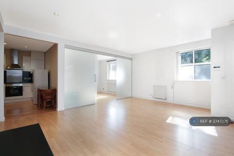 2 bedroom flat to rent, The Grange, London, SE1