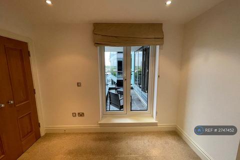 2 bedroom flat to rent, Harbour Reach, London, SW6