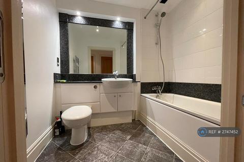 2 bedroom flat to rent, Harbour Reach, London, SW6