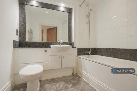 2 bedroom flat to rent, Harbour Reach, London, SW6