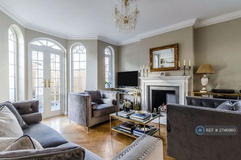 4 bedroom semi-detached house to rent, Priory Gardens, London, SW13