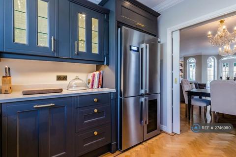4 bedroom semi-detached house to rent, Priory Gardens, London, SW13