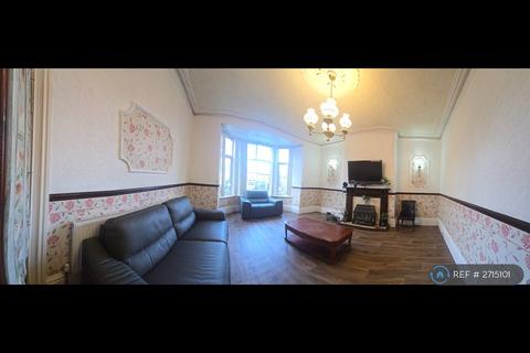 5 bedroom detached house to rent, Lichfield Road, Walsall, WS4