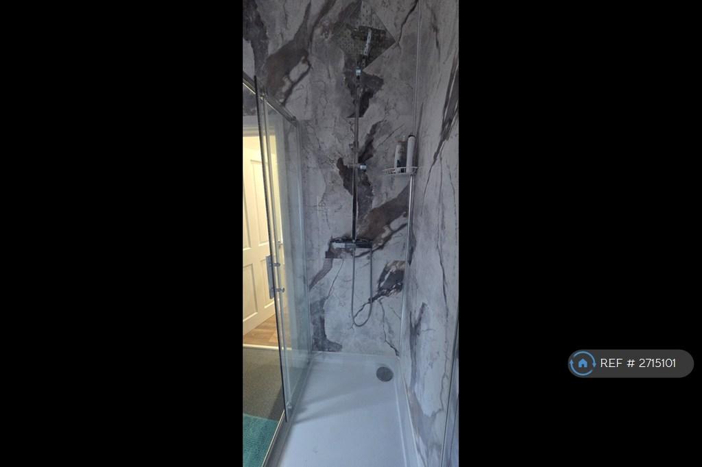 Bedroom 1 Ensuite