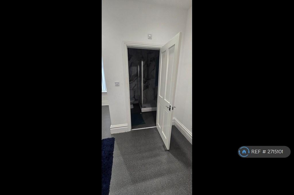 Bedroom 2 Ensuite