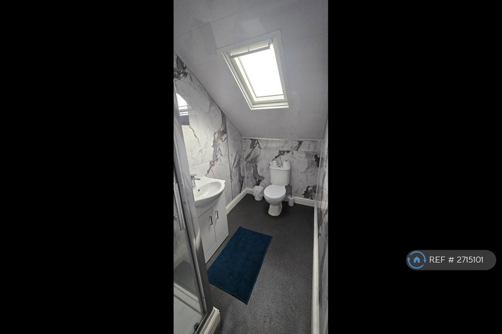 Bedroom 4 Ensuite