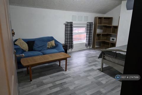 1 bedroom in a house share to rent, Liverpool Road, Eccles, M30