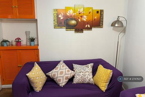 3 bedroom flat to rent, Liverpool Road, London, N1