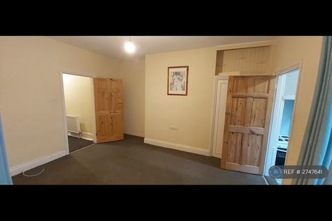 2 bedroom flat to rent, Elsdon Terrace, North Shields, NE29