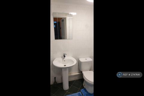 2 bedroom flat to rent, Elsdon Terrace, North Shields, NE29