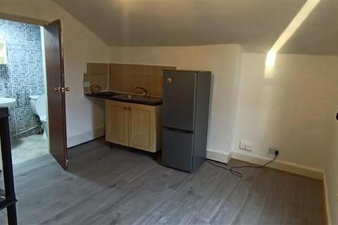 Studio to rent, 88 Broxholm Road, Norwood, SE27
