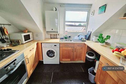 1 bedroom flat to rent, Laitwood Road, London, SW12