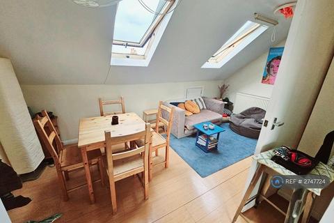 1 bedroom flat to rent, Laitwood Road, London, SW12