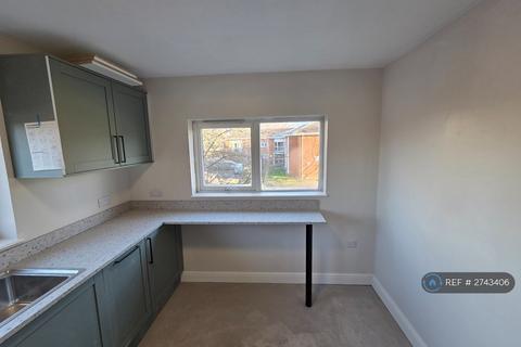 2 bedroom flat to rent, Windermere Road, Bristol, BS34