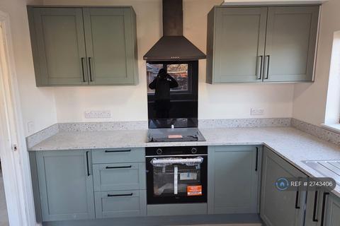 2 bedroom flat to rent, Windermere Road, Bristol, BS34