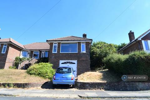 3 bedroom semi-detached house to rent, Wheatfield Way, Brighton, BN2