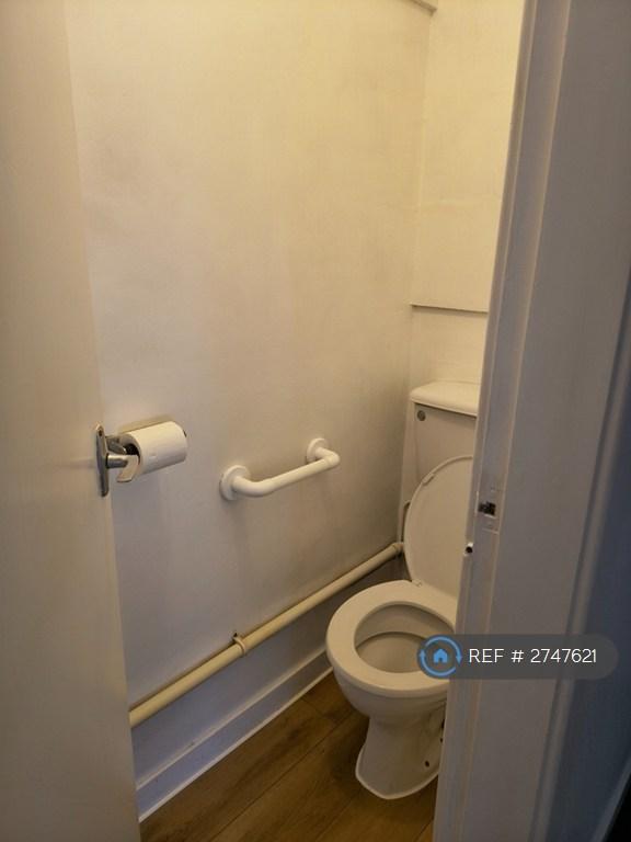 Toilet/Basin