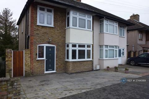 3 bedroom semi-detached house to rent, Church Road, Harold Wood, Romford, RM3