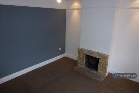3 bedroom semi-detached house to rent, Church Road, Harold Wood, Romford, RM3