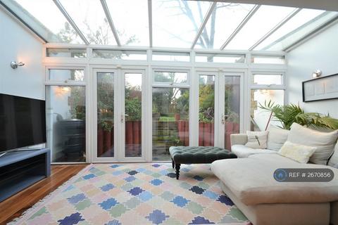 2 bedroom flat to rent, Fenwick Road, London, SE15