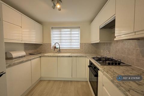 3 bedroom semi-detached house to rent, Little Dunmow, Monkston, Milton Keynes, MK10