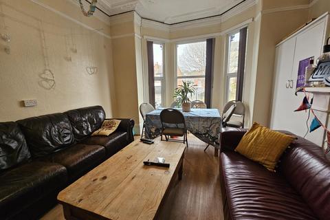 7 bedroom house to rent, Victoria Road, Leeds LS6