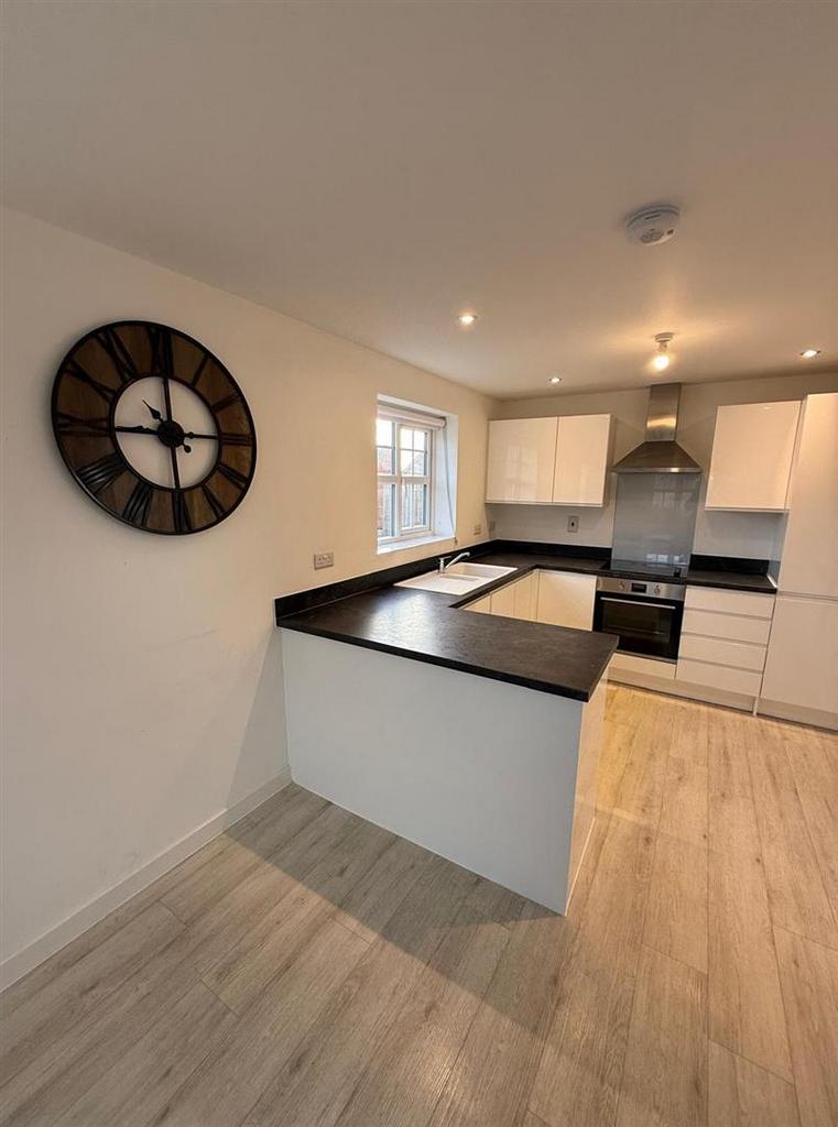 Kitchen 3 .jpeg