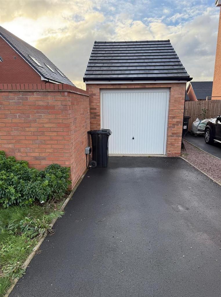 Garage .jpeg