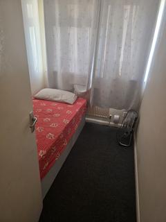 1 bedroom in a house share to rent - Chichester Close, Aveley RM15