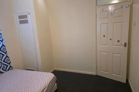 1 bedroom in a house share to rent - Chichester Close, Aveley RM15