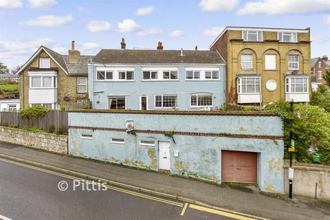 undefined, Terminus Road, Cowes, Isle of Wight
