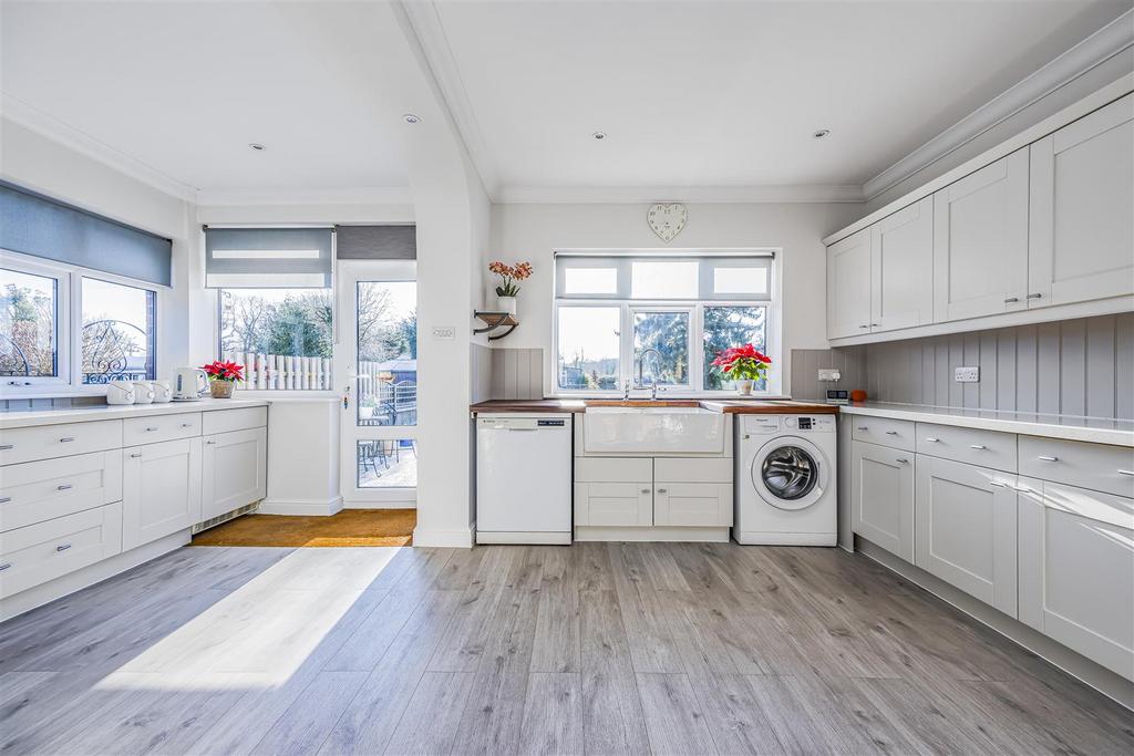 29 New Road, Lovedean-Portico Marketing-Sold By-24.J