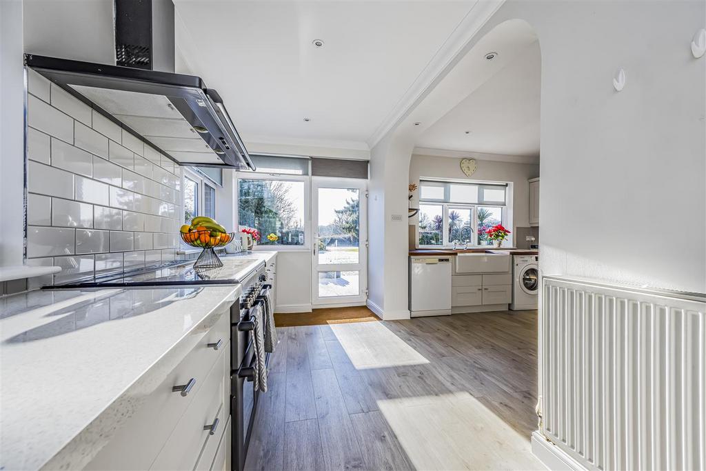 29 New Road, Lovedean-Portico Marketing-Sold By-28.J