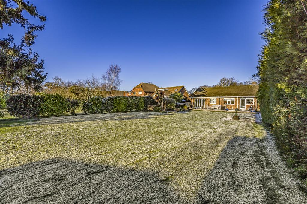 29 New Road, Lovedean-Portico Marketing-Sold By-37.J