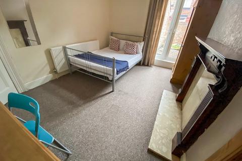 undefined, Oakbank Road, L18 1HS,