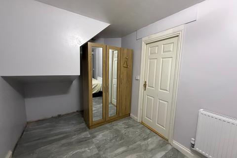 Winscar Avenue, Bradford, BD6