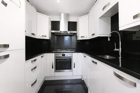 3 bedroom apartment to rent, Admiral Walk, Fleming Lodge Admiral Walk, W9