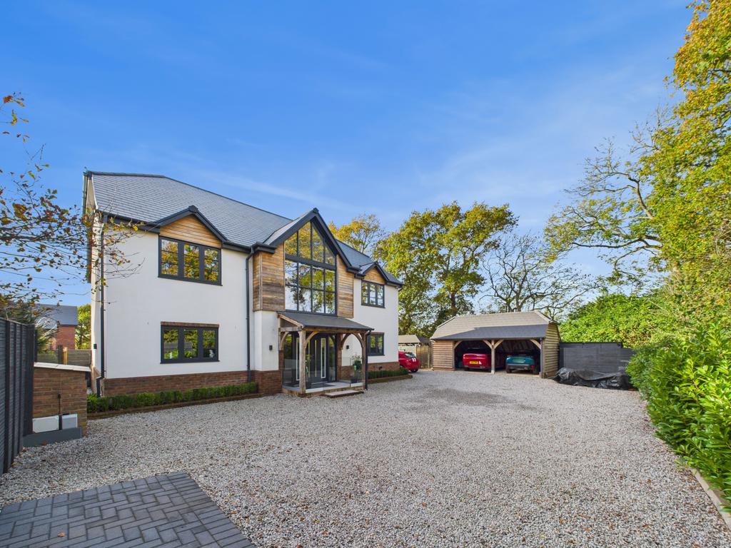 A Stunning Five bedroom detached family home for