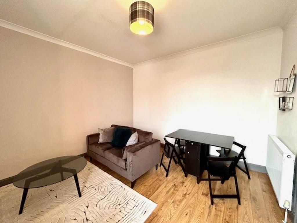 Living room 1